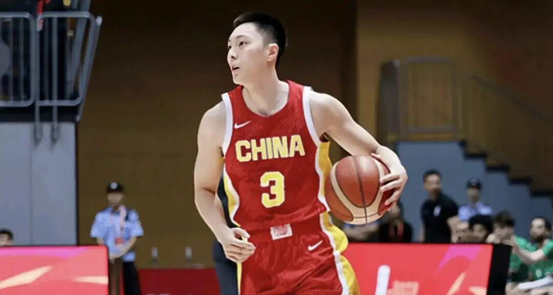 罗马诺：纽卡接近签下阿贾克斯18岁中场斯图尔，总价超2500万欧