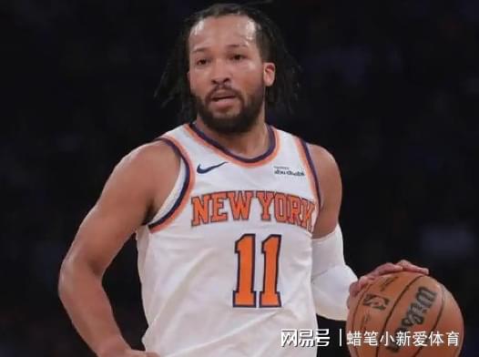 痛失好局，瑞士主帅雅金在球队被卡塔尔绝平后怒摔水瓶