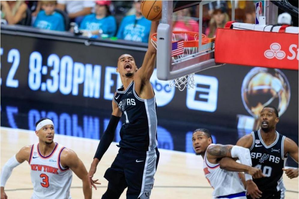 NBA头牌詹姆斯的"被低估"困局：5.8亿赚了23赛季，他还在被压价？
