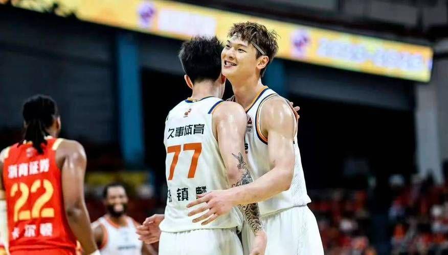 里夫斯将成自由球员多队哄抢