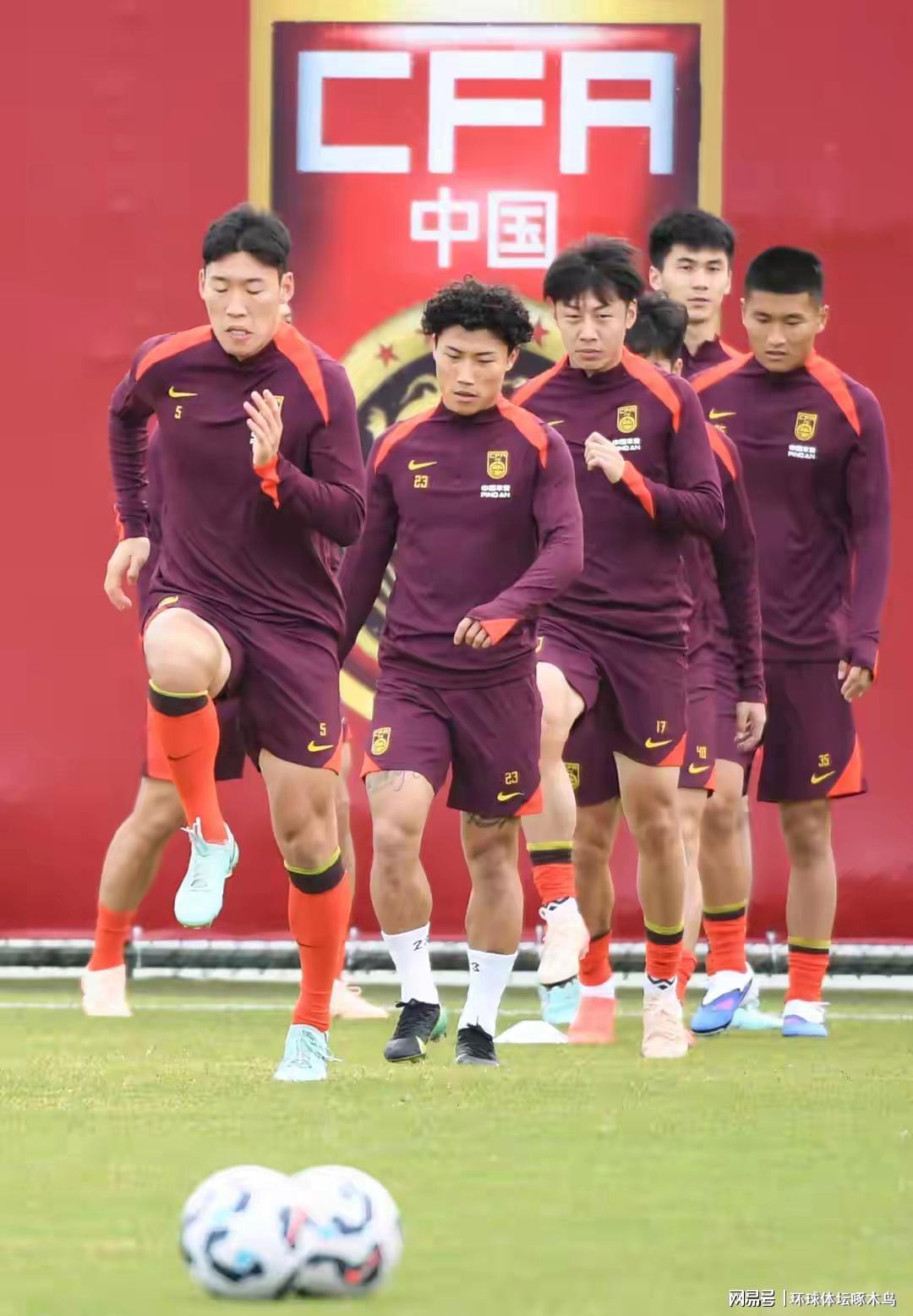 ESPN记者：湖人队内部人士暗示詹姆斯父子可能一起转投新球队