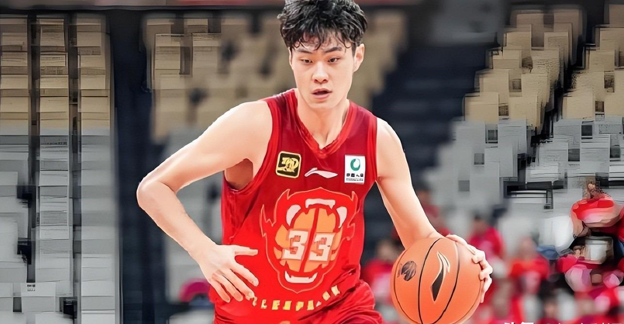U17男篮虐委内瑞拉！张懿赵杰+2将齐爆，多人贡献，吕飞燕下替补