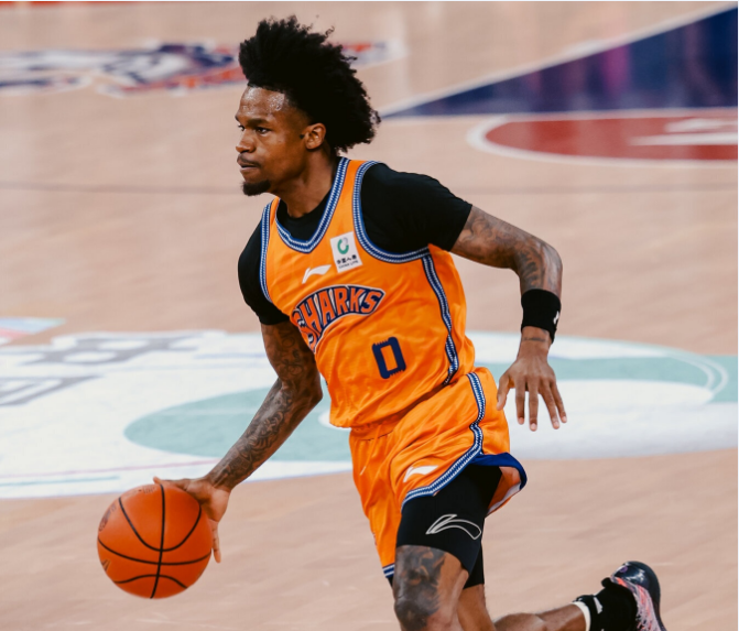 NBA流言汇总：雄鹿绿军围绕字母谈判 布朗去第三方