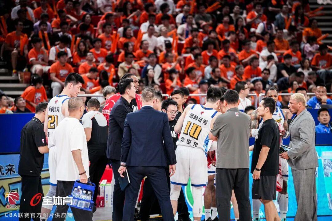 文班亚马谈备战G5：相信体能问题不会再出现